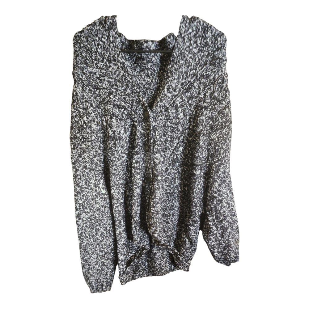 Karen Scott 2x black gray  and white curved button front cardigan sweater